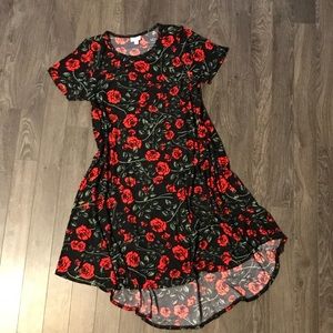 LuLaRoe Carly. Red roses. Medium. Like new.